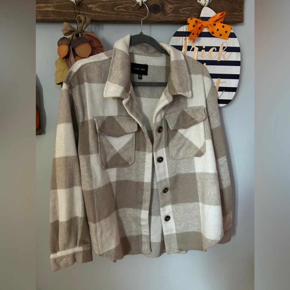 Beautiful Love Tree flannel shacket. Soft! I only wore a handful of times. - Picture 6 of 7